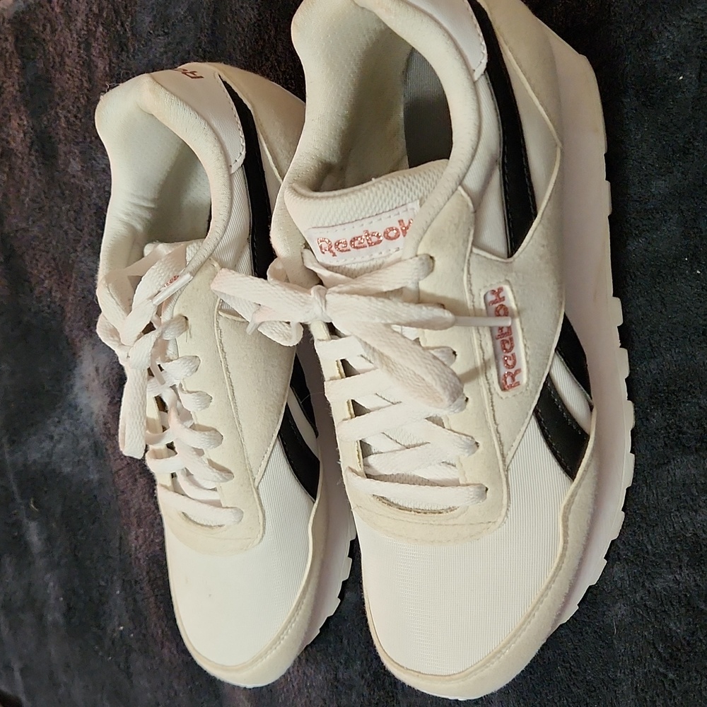 Reebok sz 7 1/2 women
